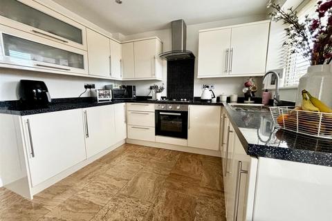 2 bedroom townhouse for sale, Cromwell Rise, Kippax, Leeds