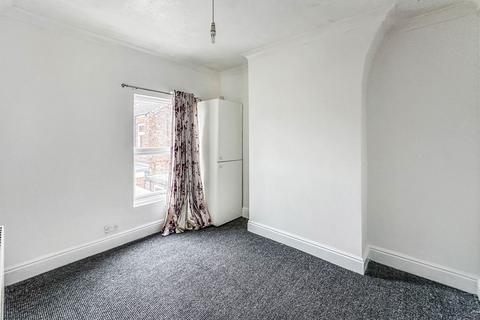 2 bedroom end of terrace house for sale, Estcourt Street, Hull HU9