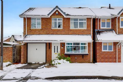 4 bedroom detached house for sale, Fircroft Drive, Hucknall NG15