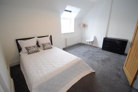 3 bedroom house to rent, City Road, Cardiff