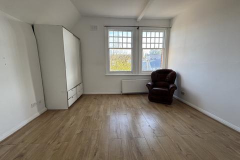 1 bedroom flat to rent, Ambleside Avenue, London SW16