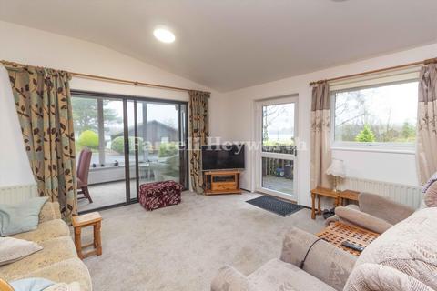 2 bedroom property for sale, Dock Acres, Carnforth LA6