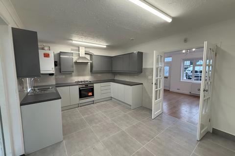undefined, Dunstable Road, Luton, LU4