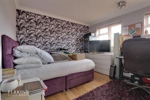 2 bedroom flat for sale, Southall, UB1