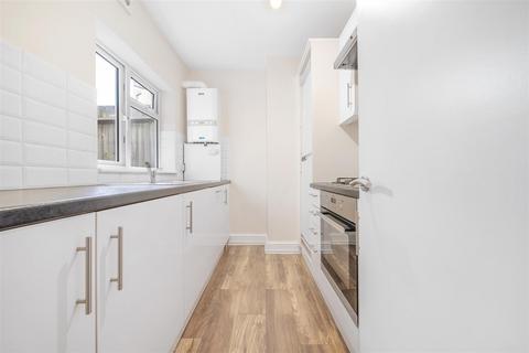 1 bedroom property to rent, Parish Lane, Penge, SE20