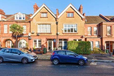 3 bedroom flat for sale, Barcombe Avenue, Streatham