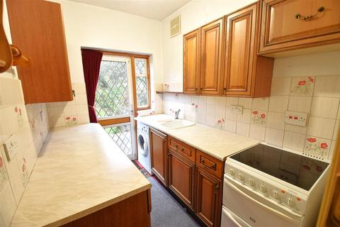 3 bedroom end of terrace house for sale, Sparrows Lane, New Eltham SE9