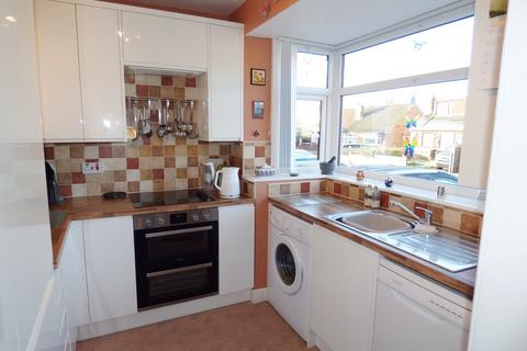 2 bedroom semi-detached bungalow for sale, Heather Gardens, Leeds LS13