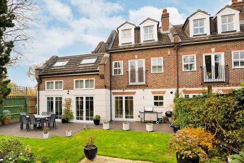 5 bedroom end of terrace house for sale, Sandown Gate, Esher, Surrey, KT10