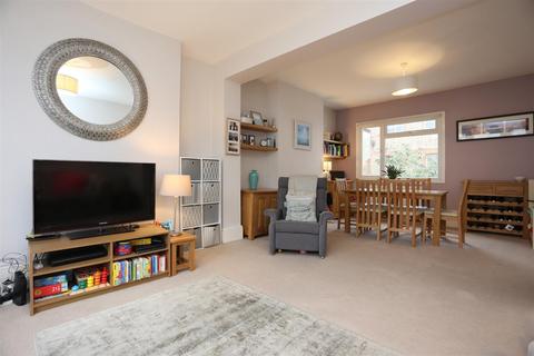 3 bedroom maisonette to rent, Goldstone Road, Hove