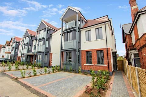 3 bedroom apartment to rent, Valkyrie Road, Westcliff-on-Sea, Essex, SS0