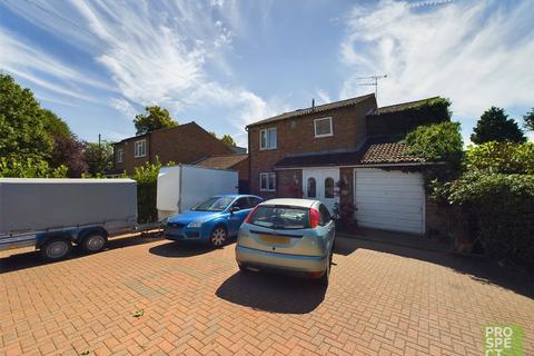 4 bedroom detached house to rent, Aysgarth Park, Maidenhead, Berkshire, SL6