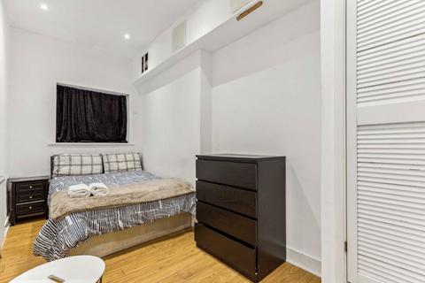 2 bedroom flat for sale, Sinclair Road, London W14