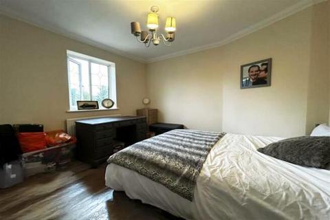 2 bedroom house to rent, Whitesmead Road, Stevenage, SG1