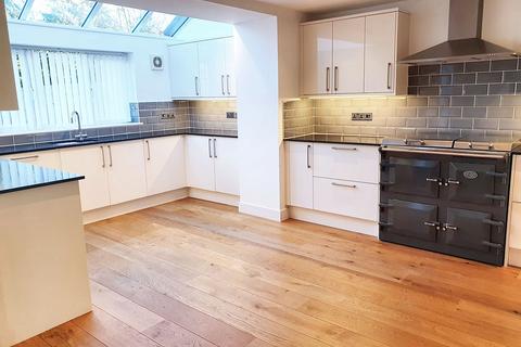 Ivy Leaze Back Street, Hawkesbury Upton, Badminton, GL9 1BB