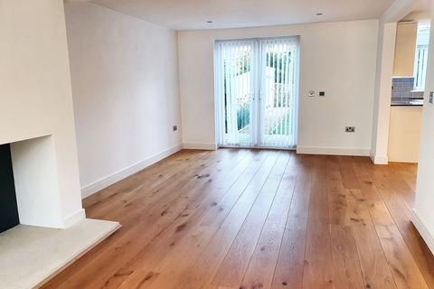 Ivy Leaze Back Street, Hawkesbury Upton, Badminton, GL9 1BB