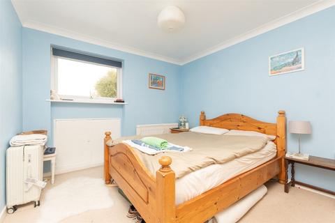 2 Manor Forstal, New Ash Green, Longfield, DA3 8JG