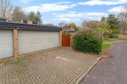 2 Manor Forstal, New Ash Green, Longfield, DA3 8JG