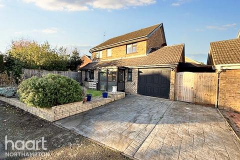 4 bedroom detached house for sale, Cavendish Drive, Northampton