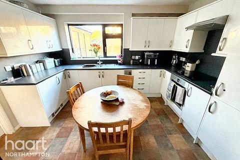 9 Cavendish Drive, Northampton, NN3 3DH