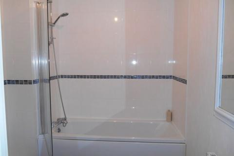 2 bedroom flat to rent, GARSTON WD25