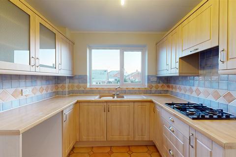 3 bedroom semi-detached house to rent, Lockwood Drive, Heath Farm, Shrewsbury