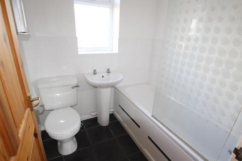 2 bedroom house to rent, Stembridge Way, Taunton TA2