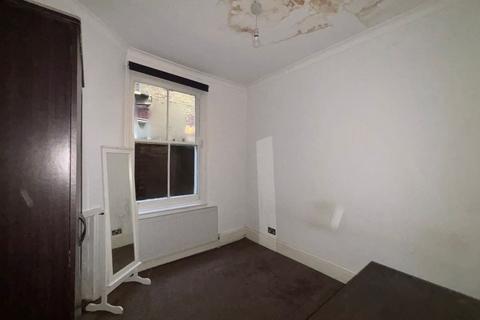 2 bedroom flat for sale, 63 Davis Road, Shepard's Bush, London, W3 7SF