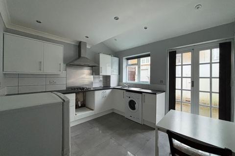 2 bedroom flat for sale, 63 Davis Road, Shepard's Bush, London, W3 7SF