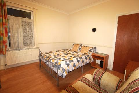 House share to rent, Rosslyn Crescent, Harrow HA1