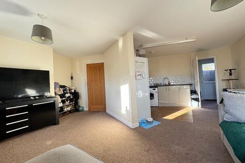 2 bedroom ground floor flat for sale, Ground Floor Flat - Loatland Street, Desborough, Kettering