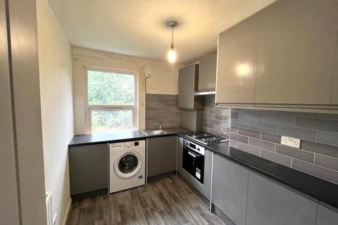 2 bedroom flat to rent, Norwood Road Tulse Hill London