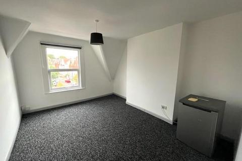 2 bedroom flat to rent, Norwood Road Tulse Hill London