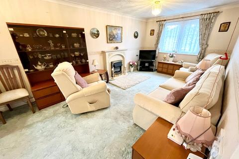 1 bedroom apartment for sale, Parkland Grove, Ashford TW15