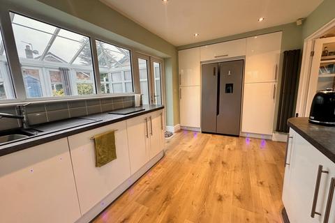 3 bedroom semi-detached house for sale, Linkfield Drive, Worsley