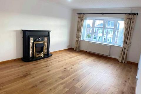 2 bedroom flat to rent, Waunlon, Porthcawl CF36