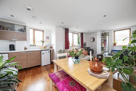 2 bedroom flat for sale, Wolverley Street, Bethnal Green, London, E2