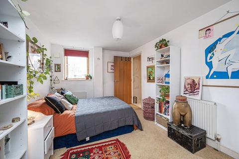 2 bedroom flat for sale, Wolverley Street, Bethnal Green, London, E2