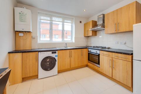 2 bedroom flat to rent, London N14