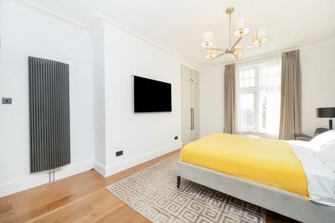 4 bedroom flat to rent, Heath Drive, London NW3