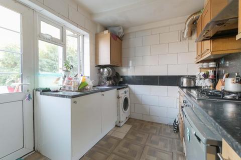 2 bedroom flat for sale, Cheam Road, Sutton