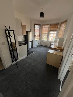 1 bedroom flat to rent, Redbourne Avenue, London N3