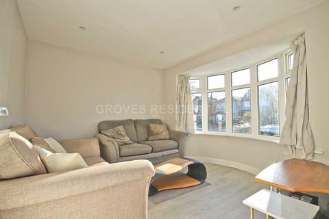 3 bedroom end of terrace house to rent, Clarence Avenue, New Malden