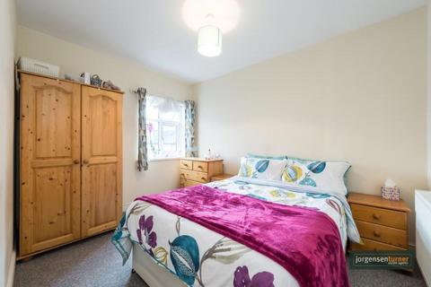 2 bedroom flat to rent, Allison Road, Acton, London,