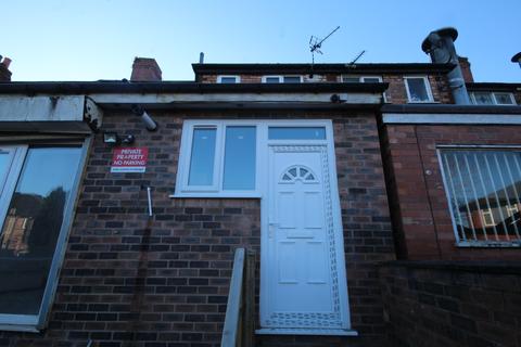 2 bedroom flat to rent, Davyhulme Road East, M32 0DW