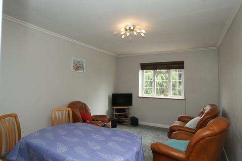 2 bedroom maisonette to rent, Arlington Lodge, Weybridge, Surrey KT13