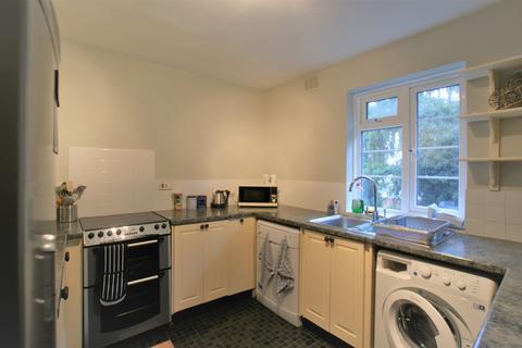 2 bedroom maisonette to rent, Arlington Lodge, Weybridge, Surrey KT13