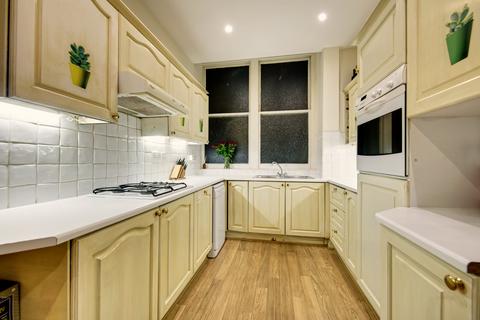 3 bedroom flat for sale, Ashley Gardens, Emery Hill Street, London SW1P