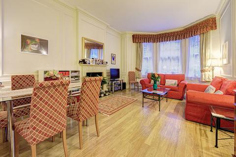 3 bedroom flat for sale, Ashley Gardens, Emery Hill Street, London SW1P