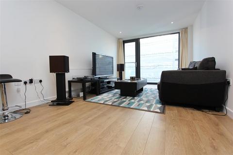 2 bedroom apartment to rent, Waterside Way, London N17